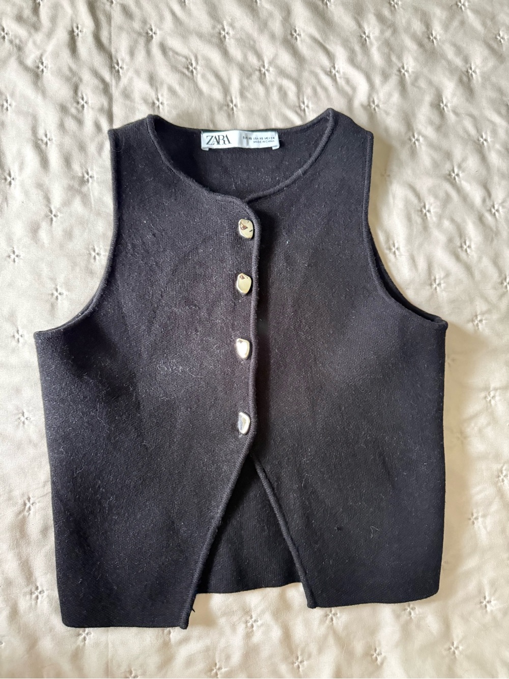 Zara Black Button-Front Sleeveless Knit Vest